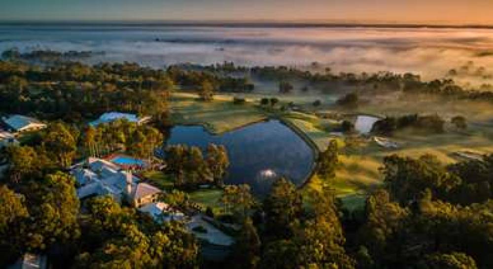 OAKS CYPRESS LAKES RESORT 9