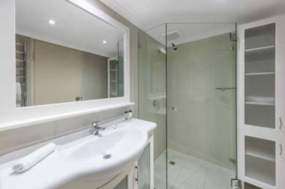 OAKS SYDNEY HYDE PARK SUITES 7