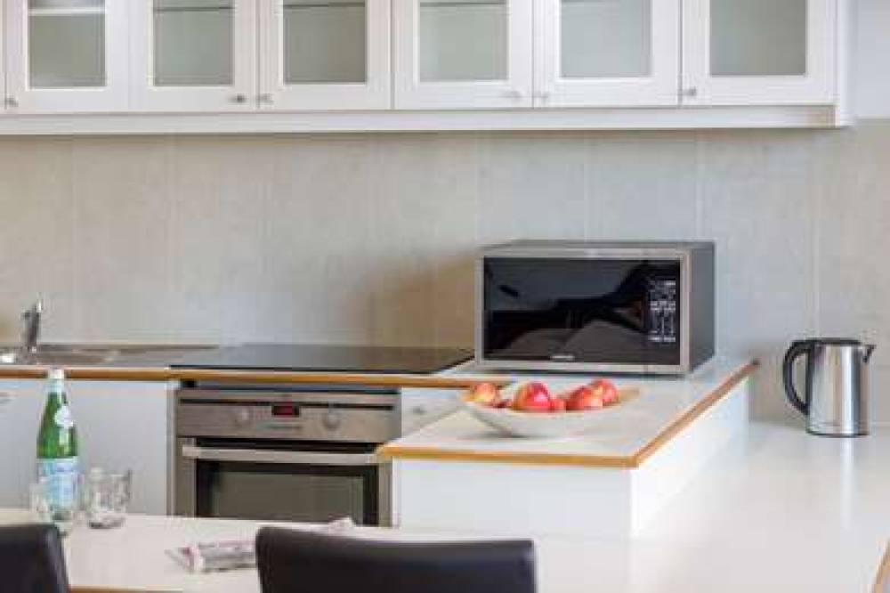 OAKS SYDNEY HYDE PARK SUITES 3