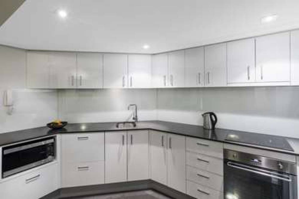 OAKS SYDNEY HYDE PARK SUITES 5