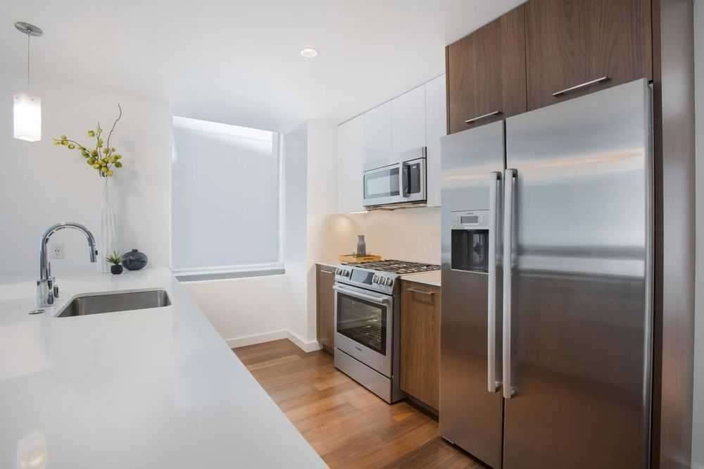 OAKWOOD AT 399 FREMONT 7