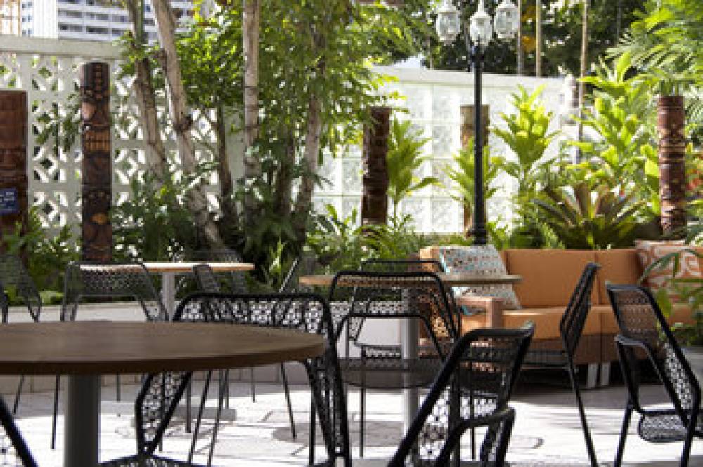 Oasis Hotel Waikiki 1