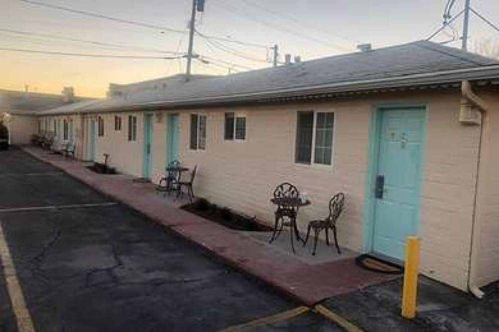 Oasis Inn & Suites