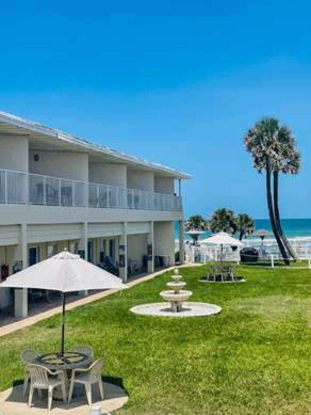 OCEAN COURT BEACHFRONT HOTEL 2