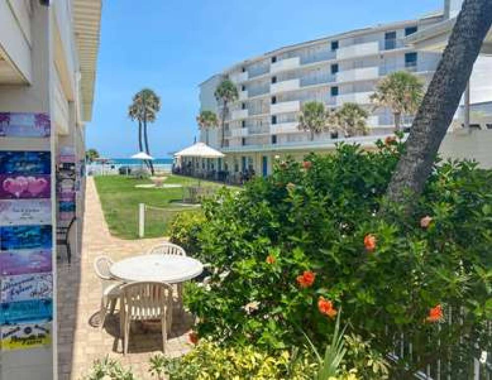 OCEAN COURT BEACHFRONT HOTEL 1