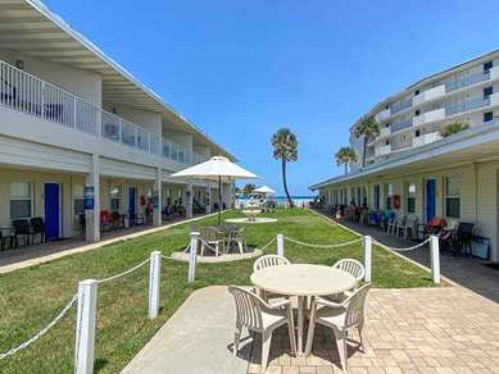 OCEAN COURT BEACHFRONT HOTEL 3