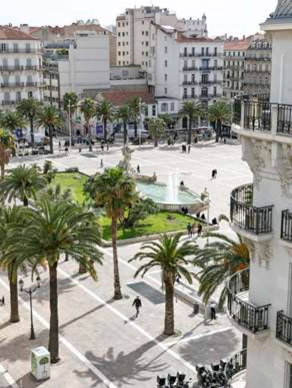 OKKO HOTELS TOULON CENTRE 8