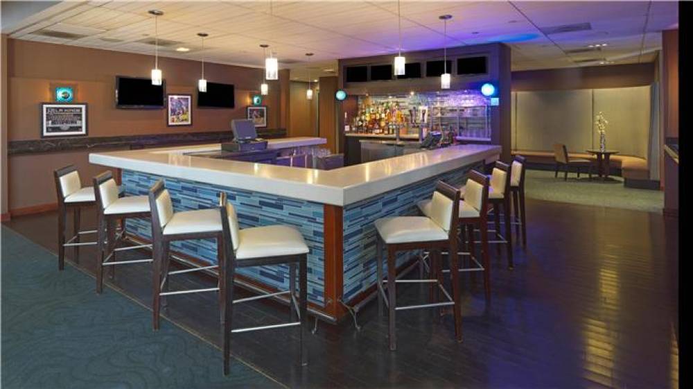 ONTARIO AIRPORT HOTEL 4