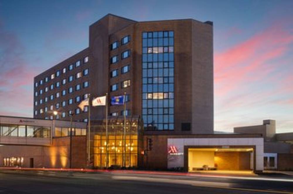 Oshkosh Marriott Waterfront Hotel And Convention Center