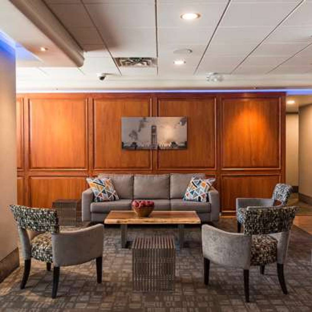 Ottawa Embassy Hotel And Suites