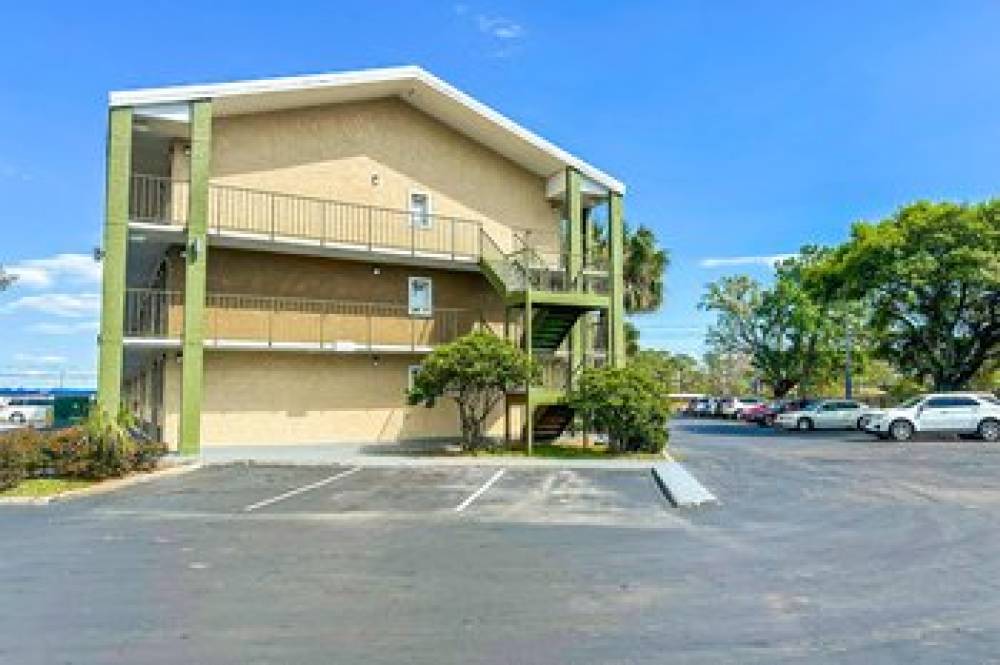 OYO HOTEL MOBILE AL I-65 6