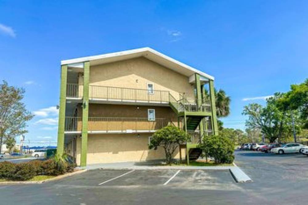OYO HOTEL MOBILE AL I-65 5
