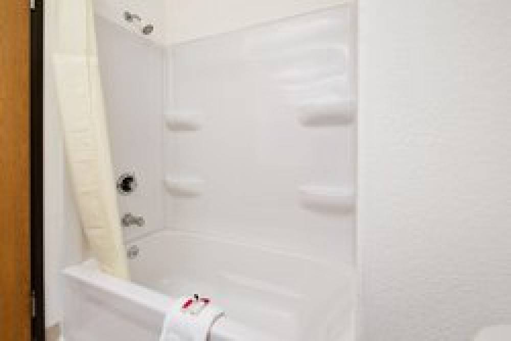OYO HOTEL PORTAGE I-94 9