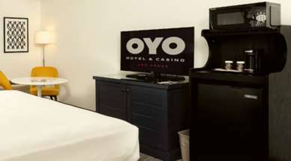 OYO Las Vegas Hotel & Casino 10