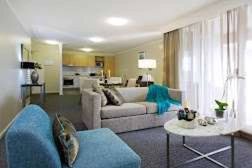 Pacific Suites Canberra 5