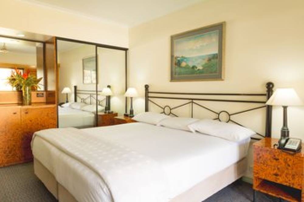 PALM ROYALE CAIRNS 7