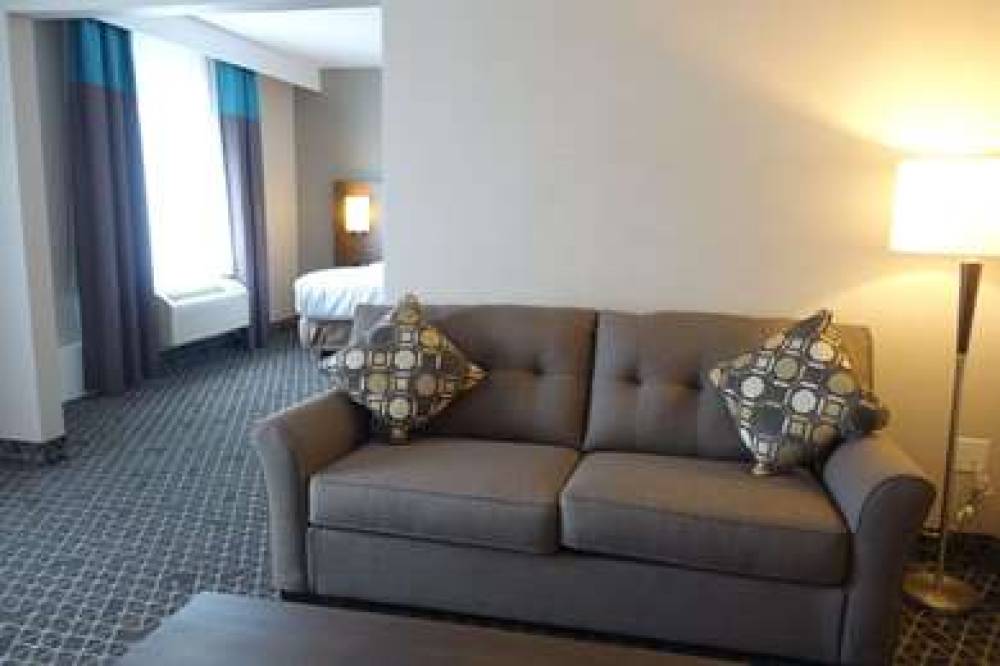 PARK INN BY RADISSON BRAMPTON ON 9