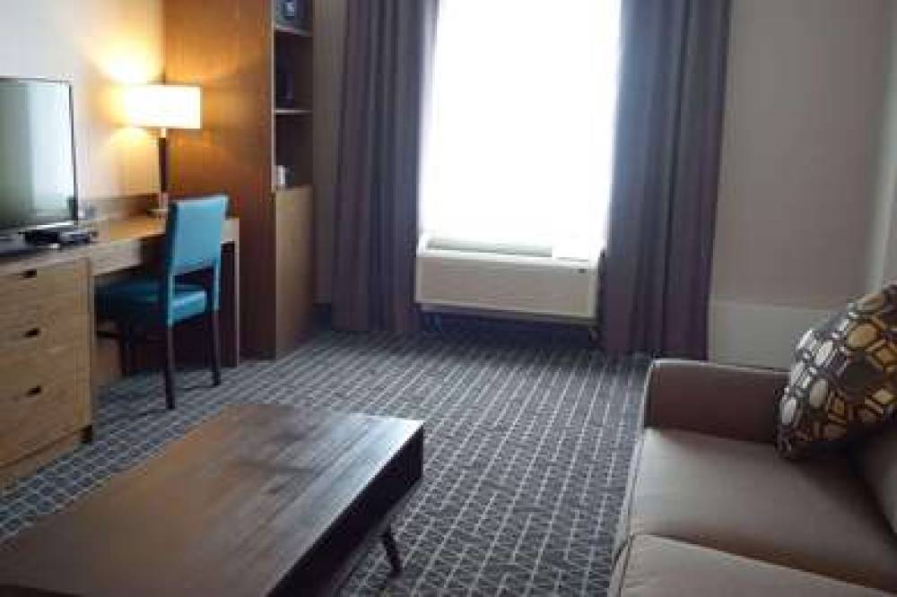 PARK INN BY RADISSON BRAMPTON ON 10