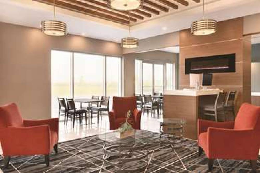 PARK INN BY RADISSON BRAMPTON ON 4
