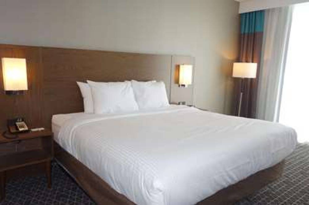 PARK INN BY RADISSON BRAMPTON ON 3