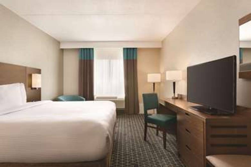 PARK INN BY RADISSON BRAMPTON ON 8