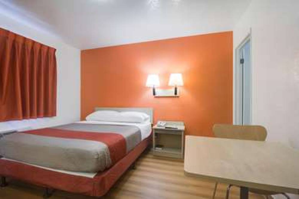 PARK INN BY RADISSON LAKEWOOD 4