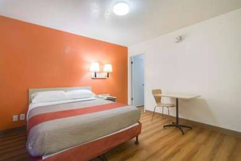 PARK INN BY RADISSON LAKEWOOD 3