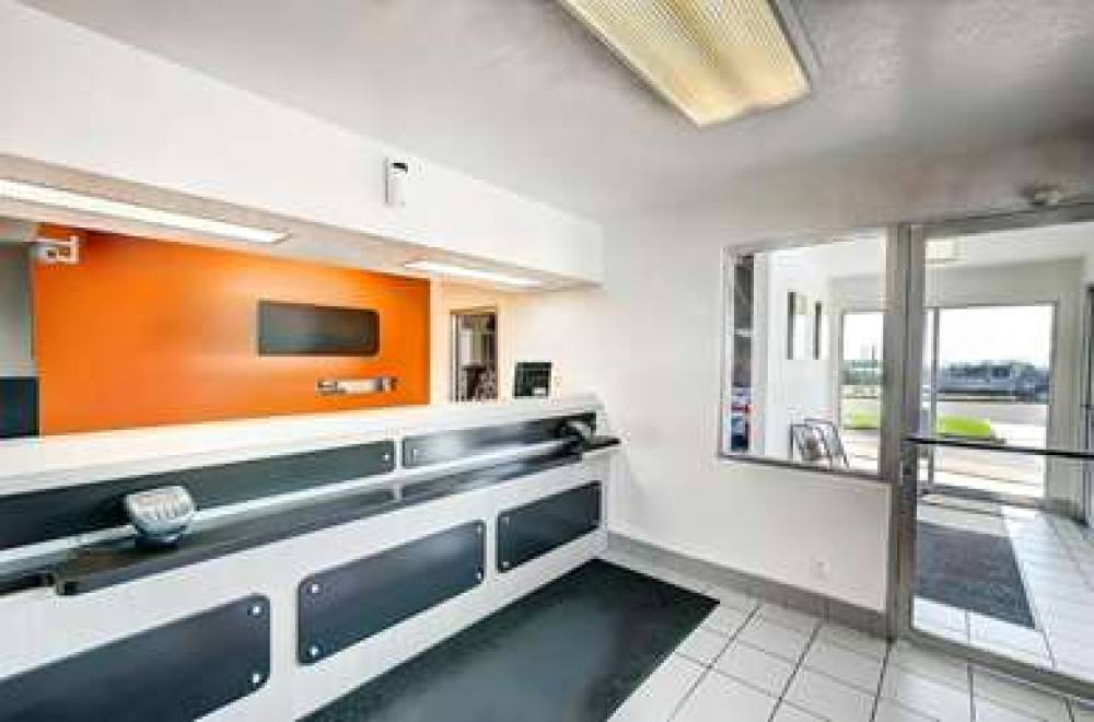 PARK INN BY RADISSON THORNTON 8