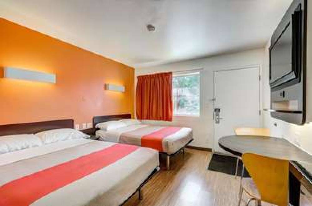 PARK INN BY RADISSON THORNTON 4