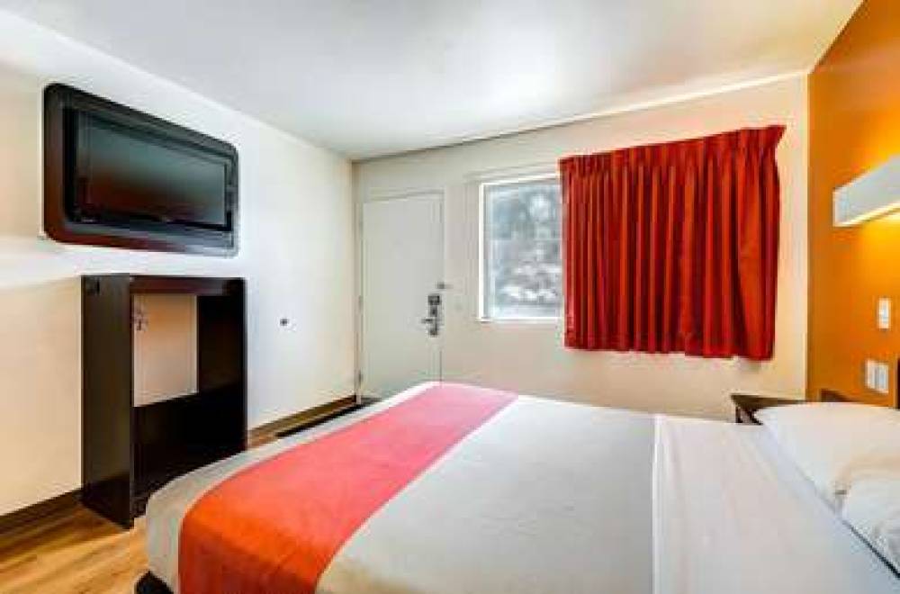 PARK INN BY RADISSON THORNTON 2