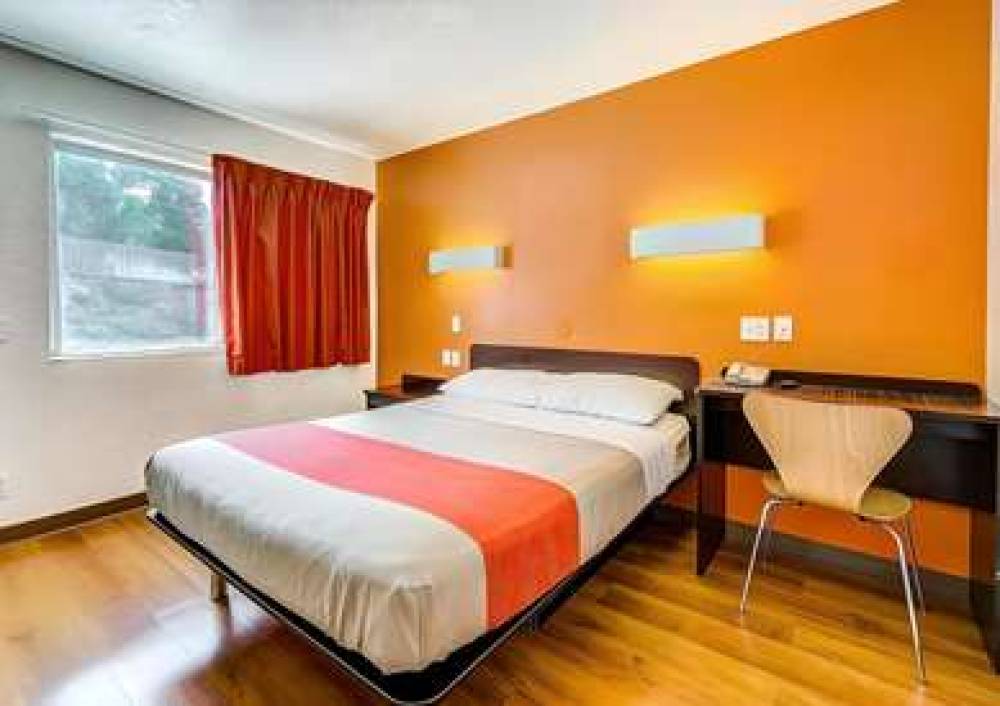 PARK INN BY RADISSON THORNTON 3