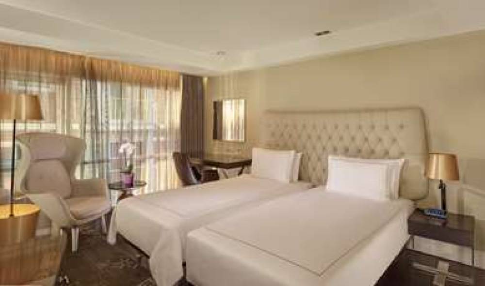 PARK PLAZA LONDON RIVERBANK 8