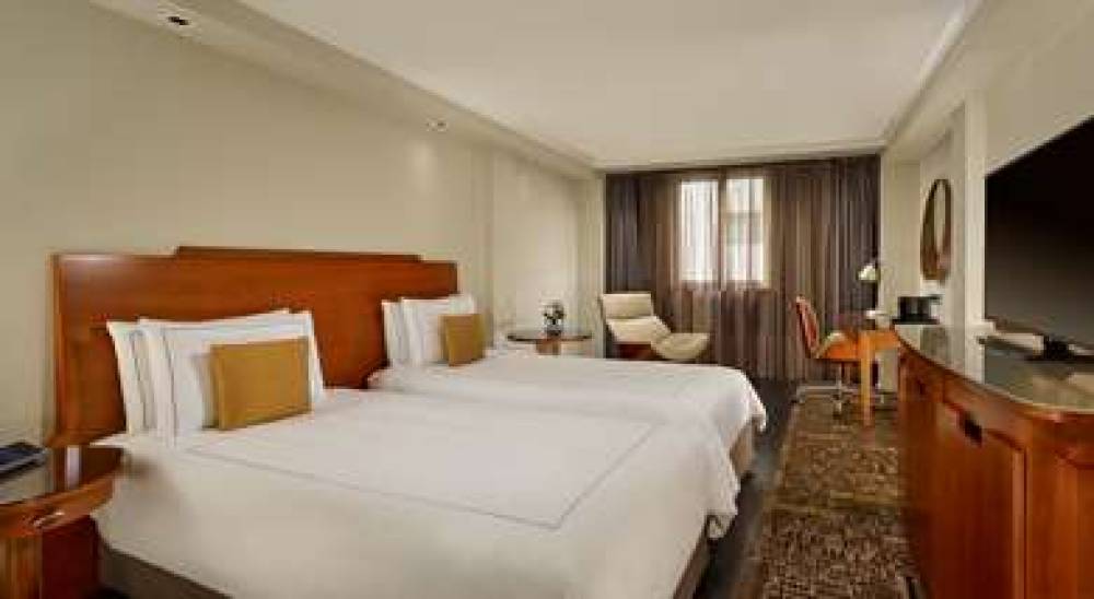 PARK PLAZA VICTORIA LONDON 8