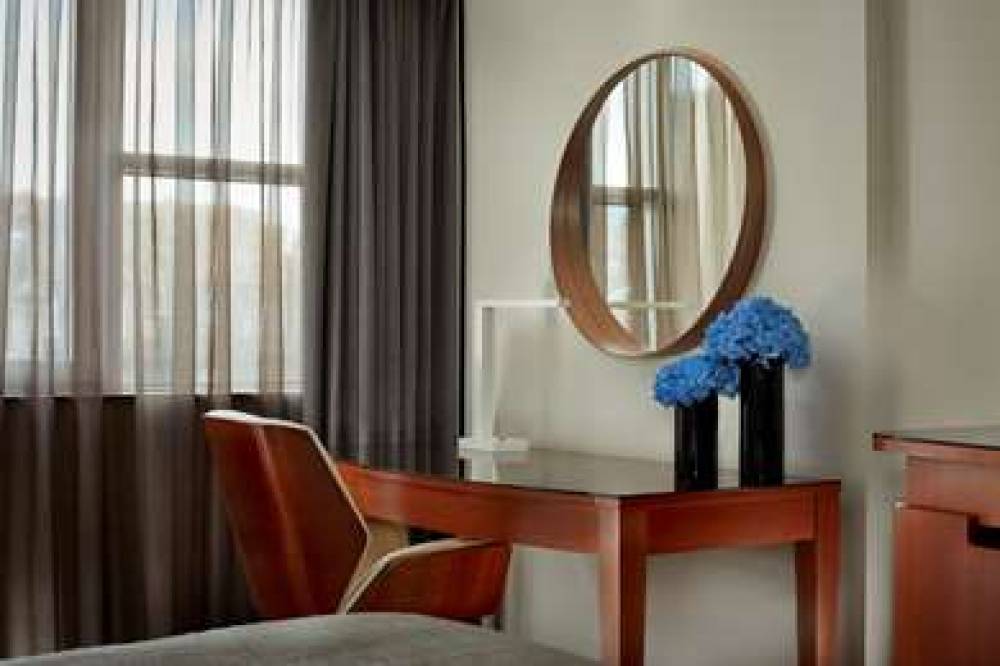 PARK PLAZA VICTORIA LONDON 6