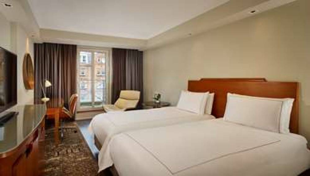 PARK PLAZA VICTORIA LONDON 4