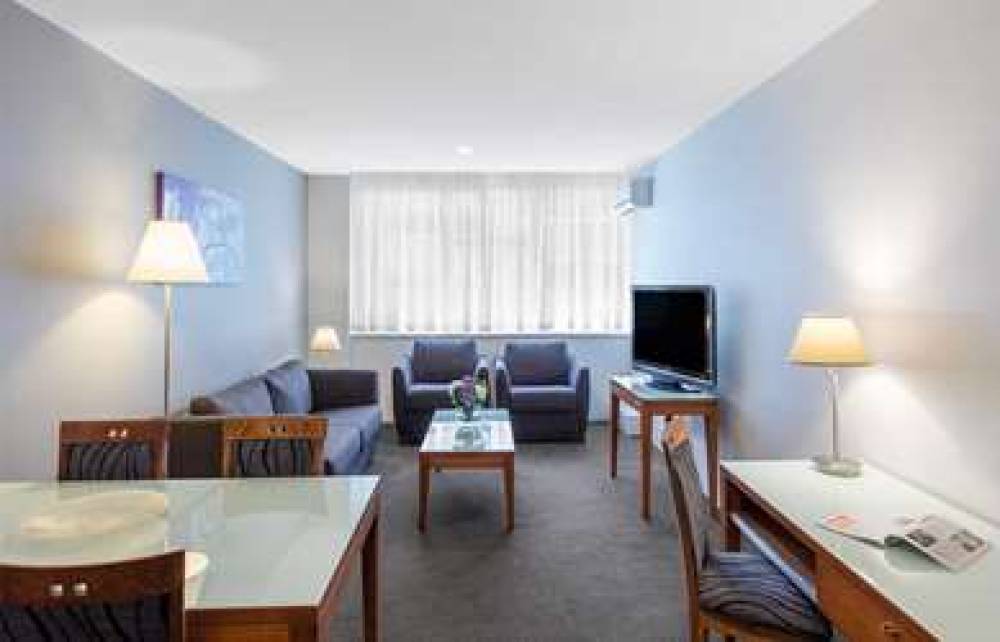 Park Regis Griffin Suites 5