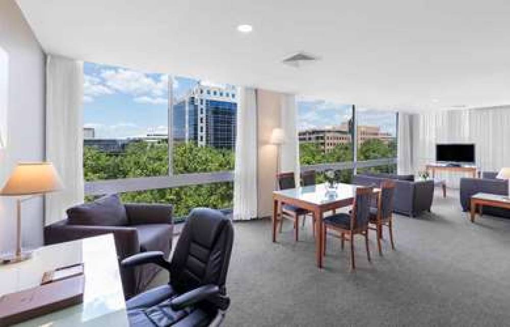 Park Regis Griffin Suites 8