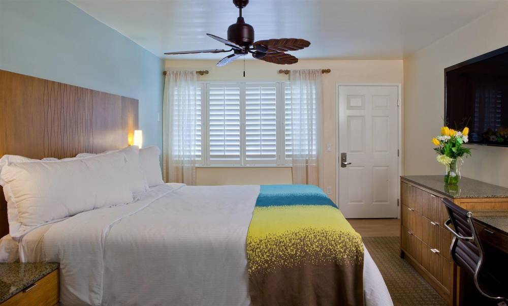PB SURF BEACHSIDE INN 2