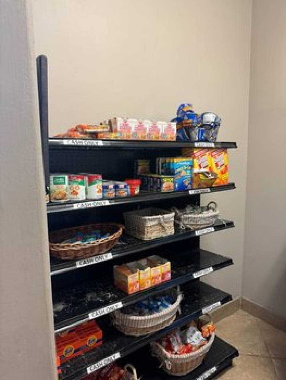 PETROSTAY INN   SUITES COTULLA 2