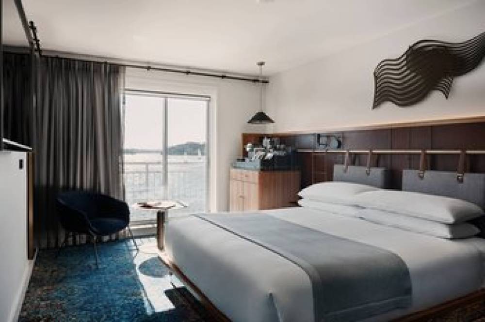 Pier One Sydney Harbour Autograph Collection 10
