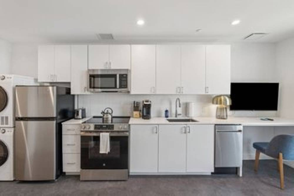 Placemakr Downtown Phoenix 9