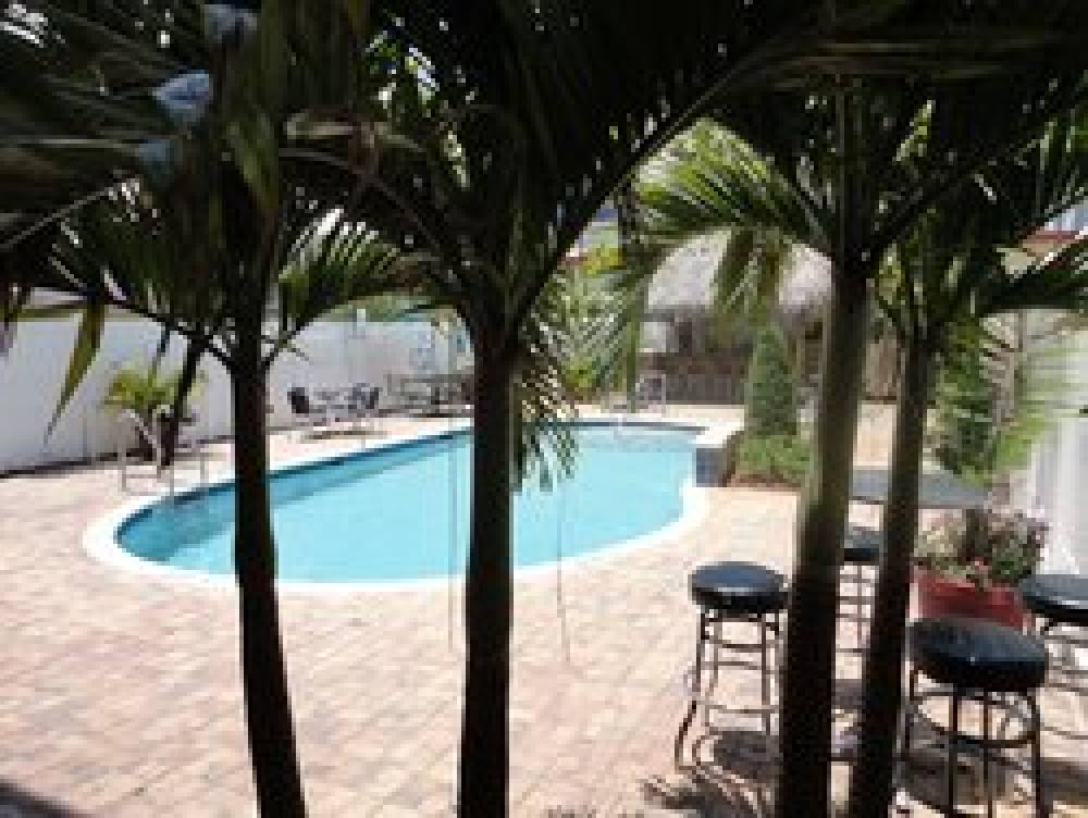 PLANTATION INN HOTEL LOUNGE 5
