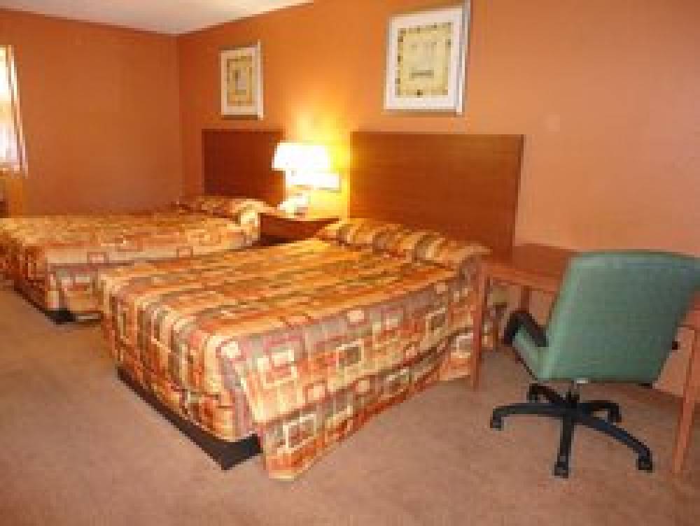 PLANTATION INN HOTEL LOUNGE 4