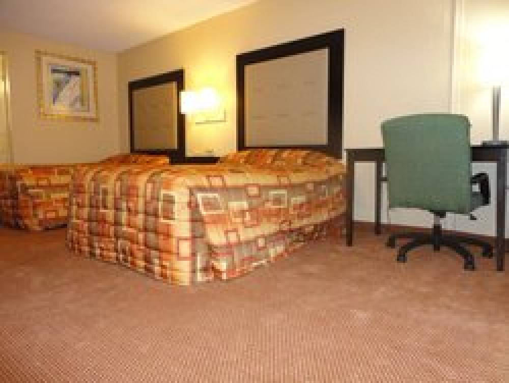 PLANTATION INN HOTEL LOUNGE 2