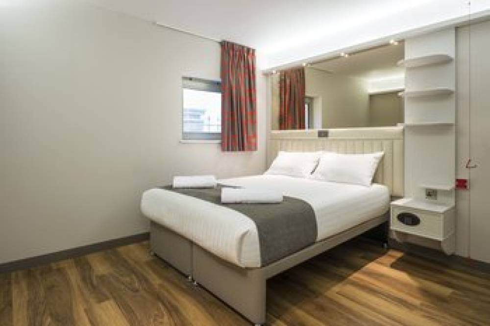 POINT A HOTEL CANARY WHARF 6
