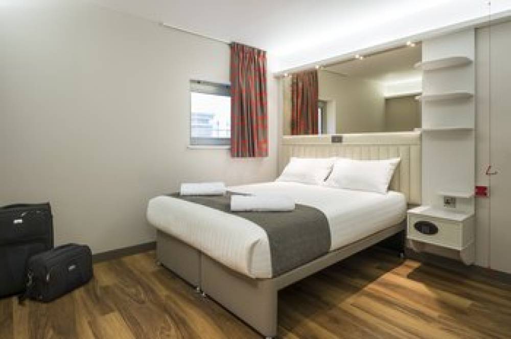 POINT A HOTEL CANARY WHARF 7