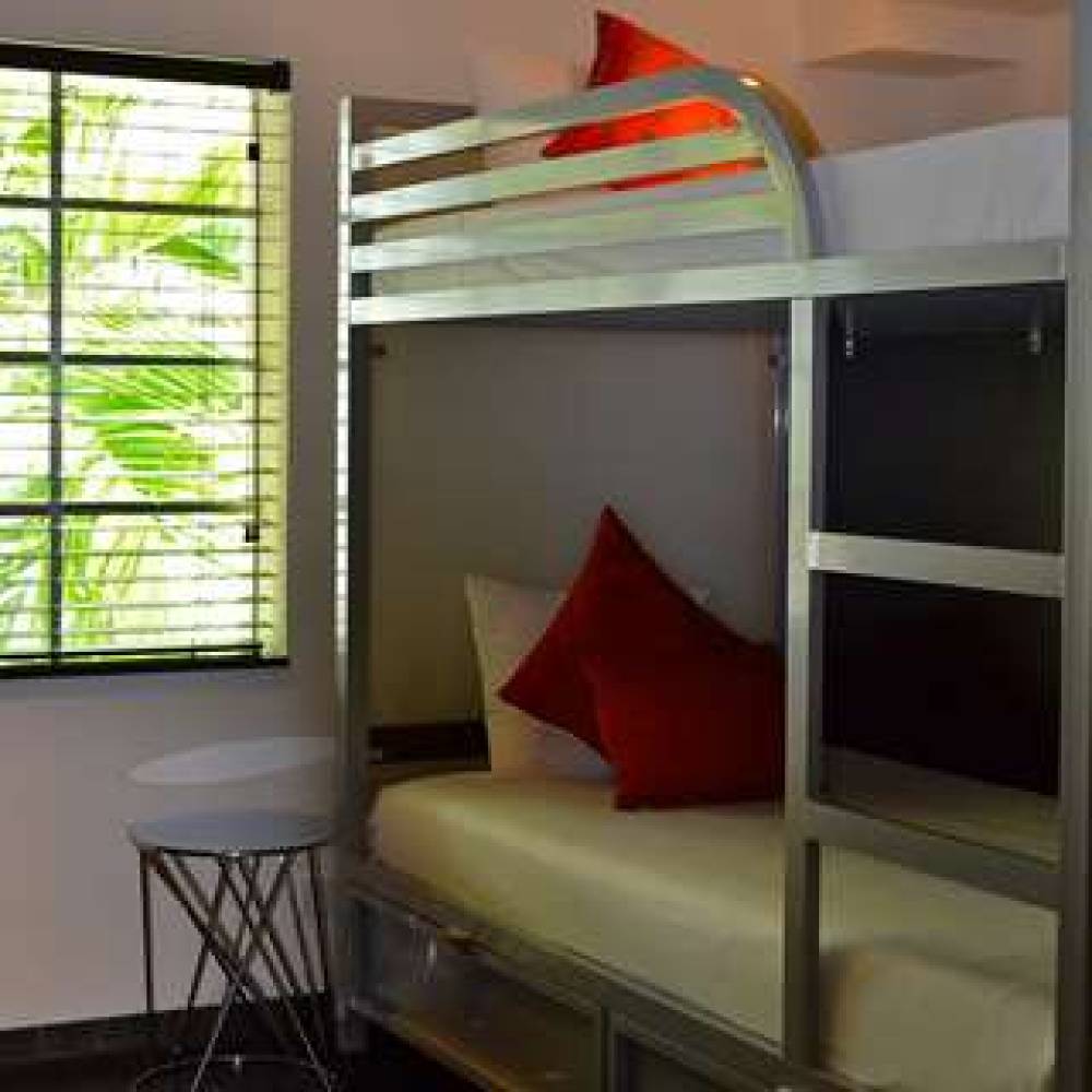 POSH SOUTH BEACH HOSTEL 6