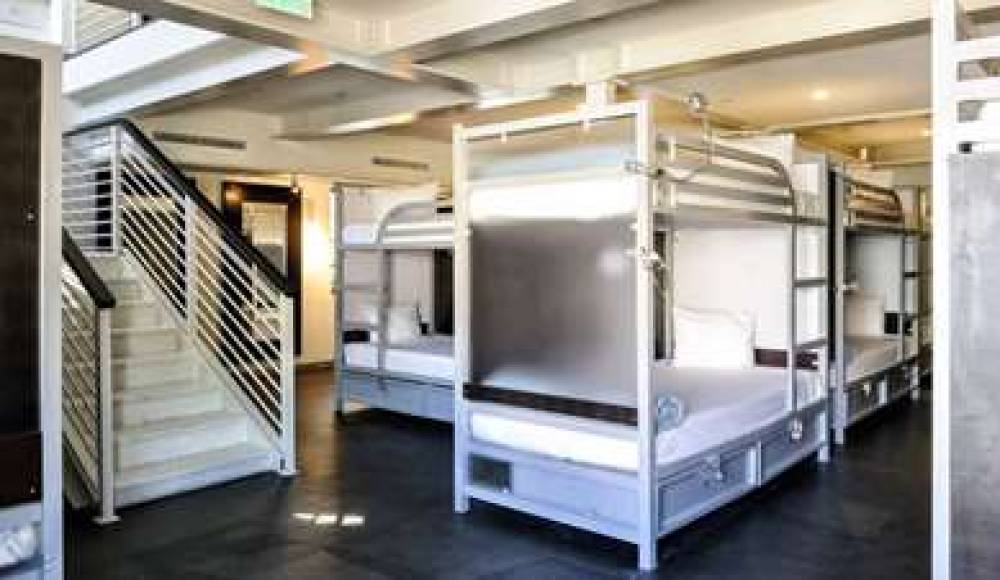 POSH SOUTH BEACH HOSTEL 7