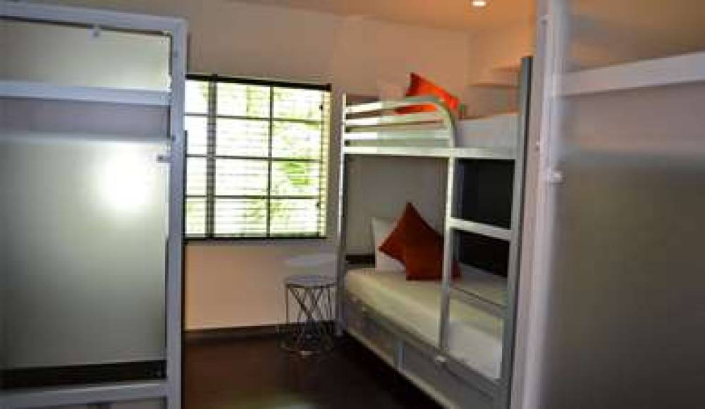 POSH SOUTH BEACH HOSTEL 4