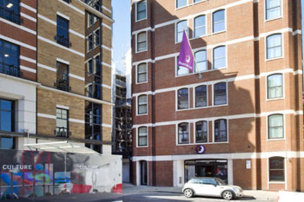 PREMIER INN FARRINGDON 1